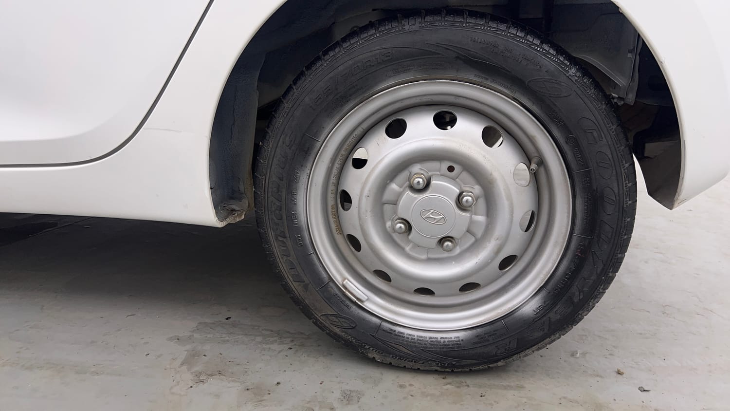 Used 2018 Hyundai Eon Era + AirBag Petrol Manual tyres LEFT REAR TYRE RIM VIEW