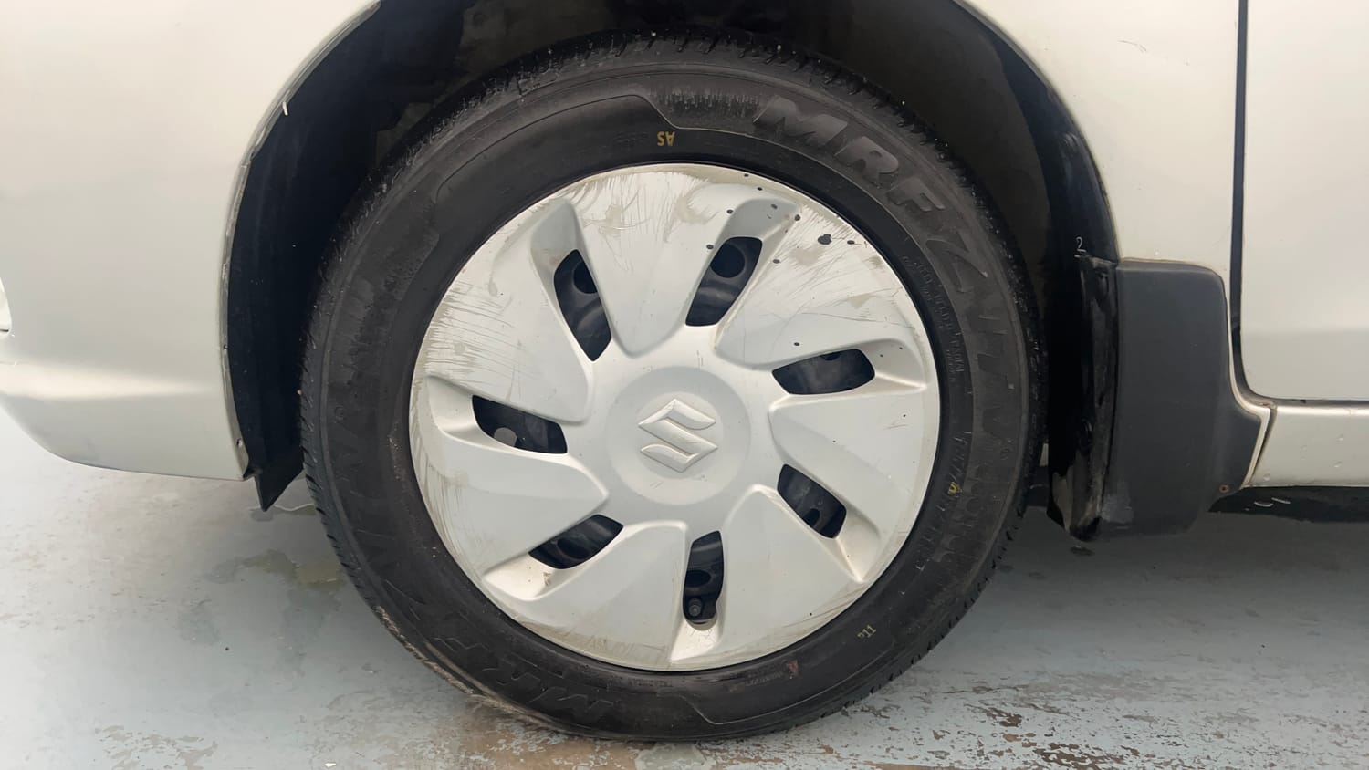 Used 2019 Maruti Suzuki Celerio VXi AMT Petrol Automatic tyres LEFT FRONT TYRE RIM VIEW