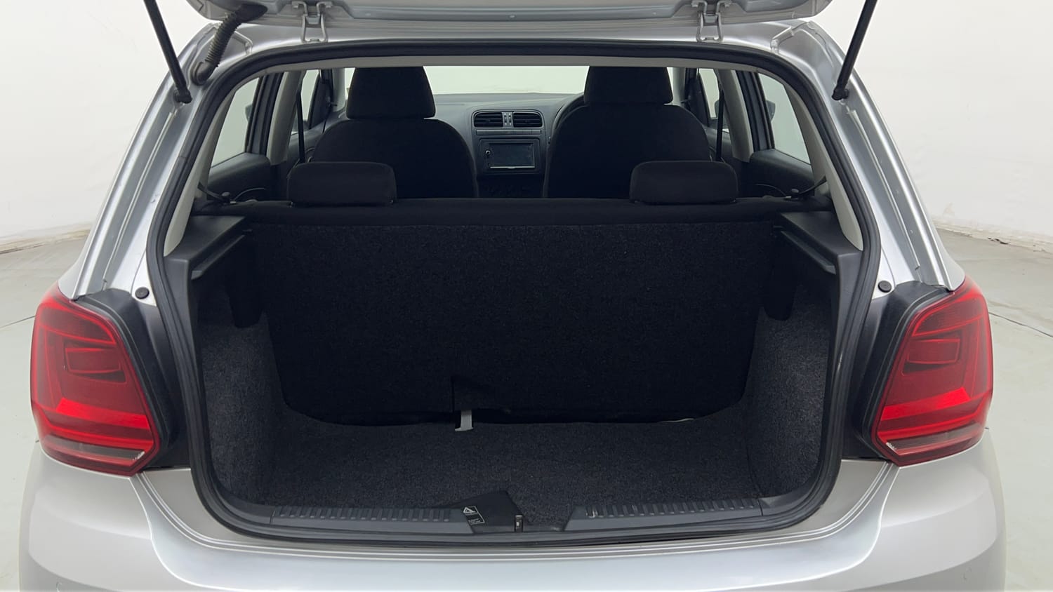 Used 2022 Volkswagen Polo Trendline 1.0L MPI Petrol Manual interior DICKY INSIDE VIEW