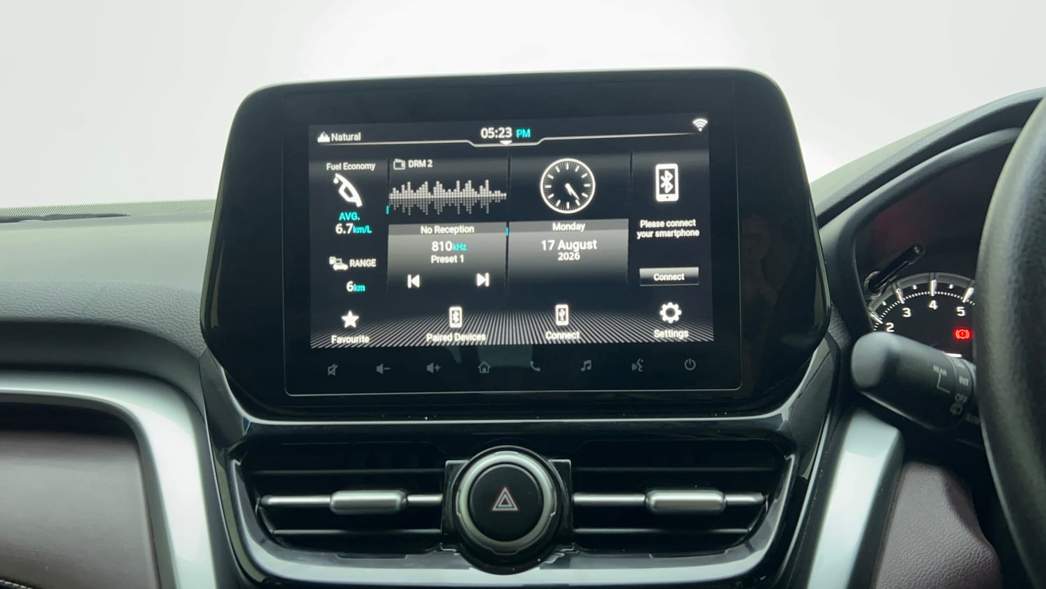 Used 2023 Maruti Suzuki Grand Vitara Zeta Smart Hybrid AT Petrol Automatic top_features Integrated (in-dash) music system