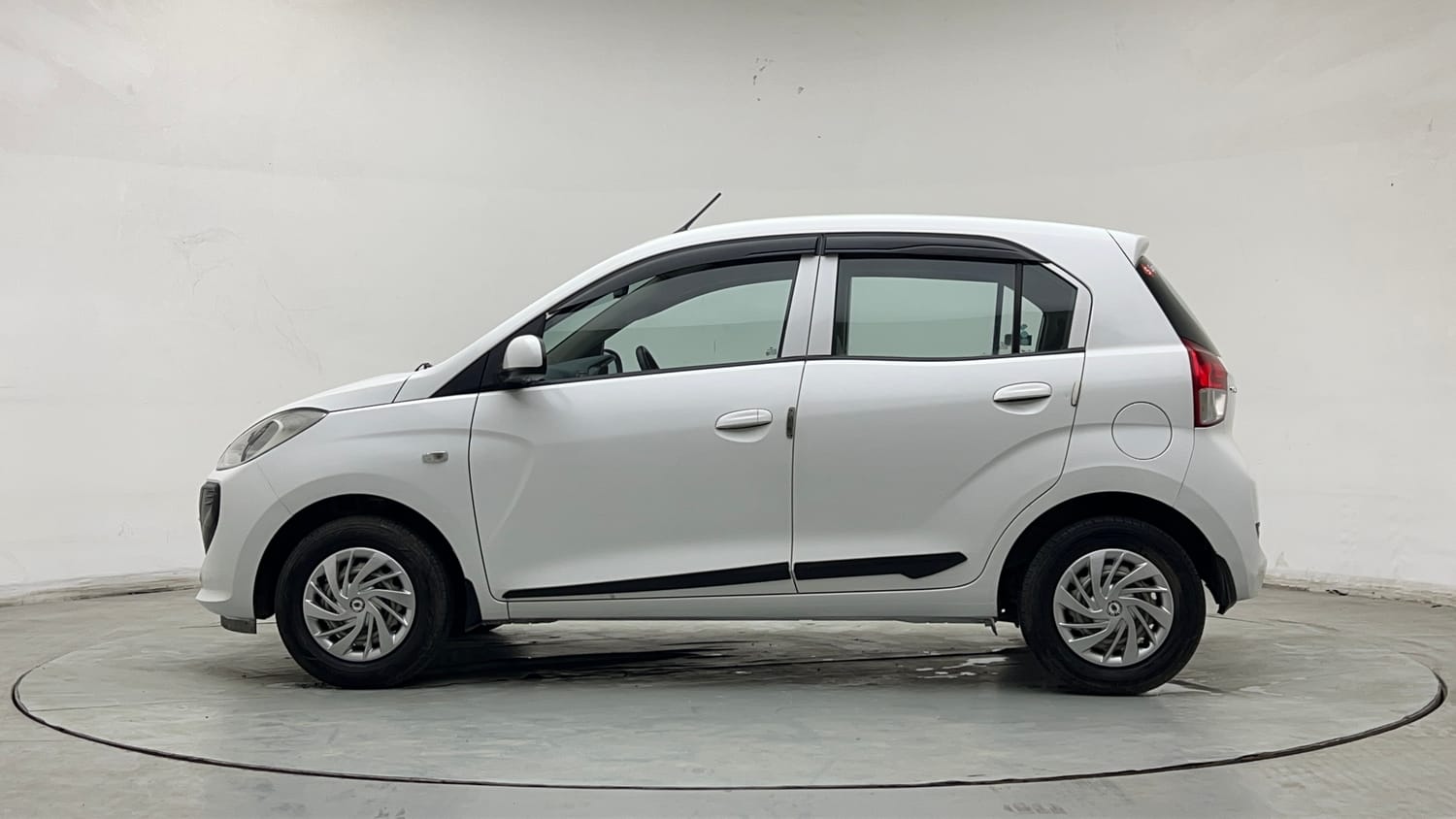 Used 2019 Hyundai Santro Magna CNG Cng Manual exterior LEFT SIDE VIEW