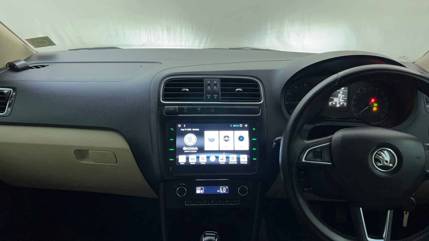 Used 2021 Skoda Rapid Style AT Petrol Automatic interior MUSIC SYSTEM & AC CONTROL VIEW