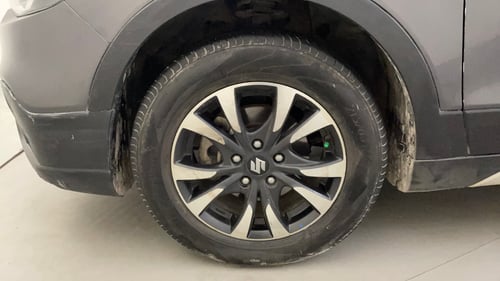 Used 2017 Maruti Suzuki S-Cross Alpha 1.3 Diesel Manual tyres LEFT FRONT TYRE RIM VIEW