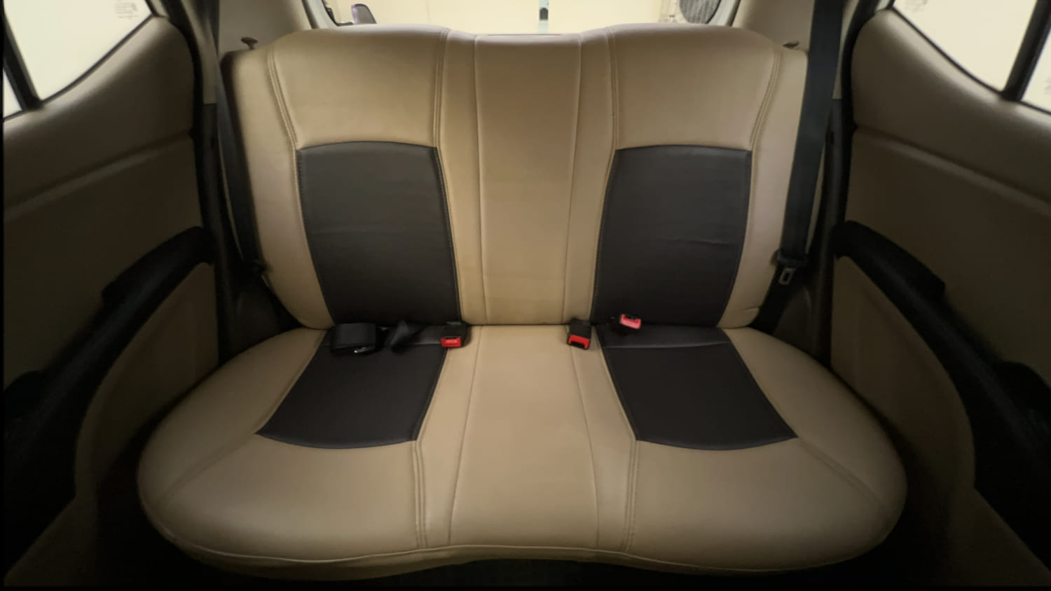 Used 2015 Hyundai i10 Sportz 1.1 iRDE2 Petrol Manual interior REAR SEAT CONDITION VIEW
