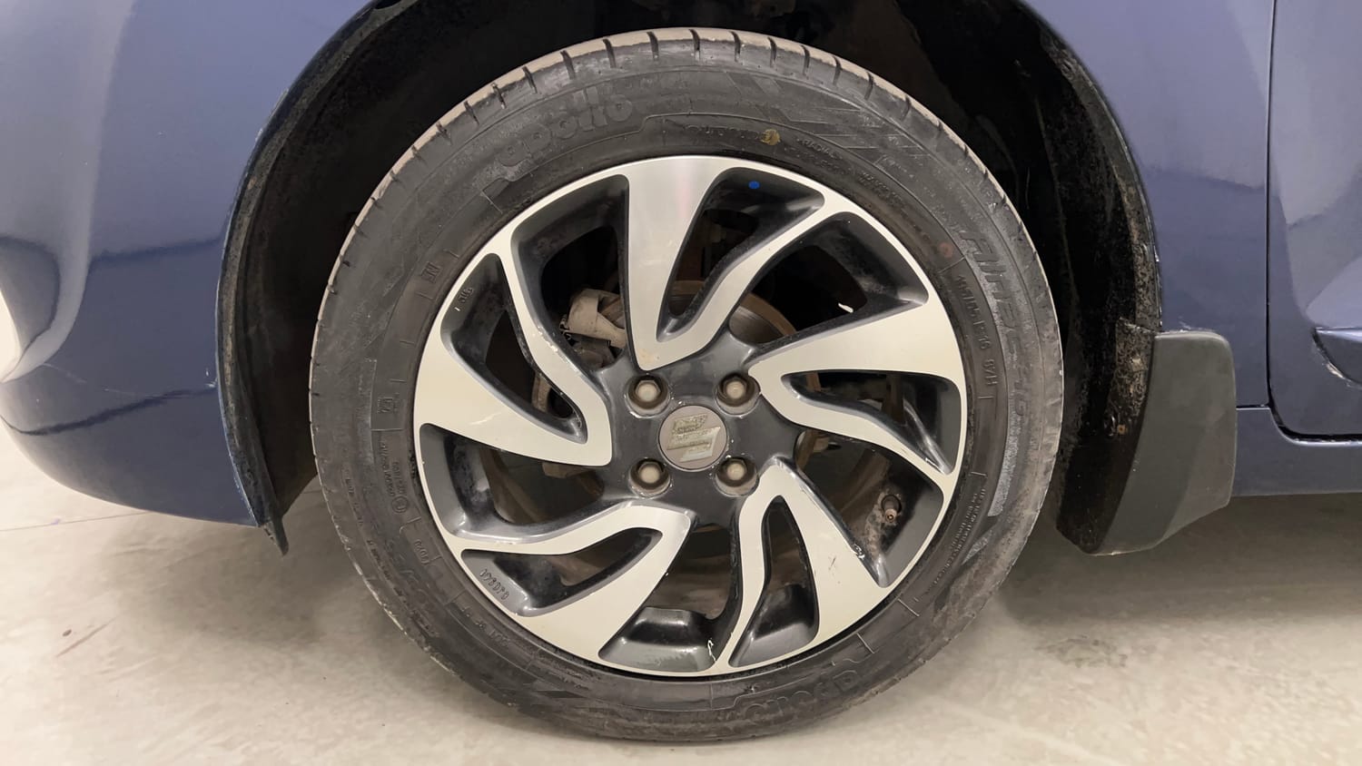 Used 2020 Maruti Suzuki Baleno Zeta Petrol Manual tyres LEFT FRONT TYRE RIM VIEW