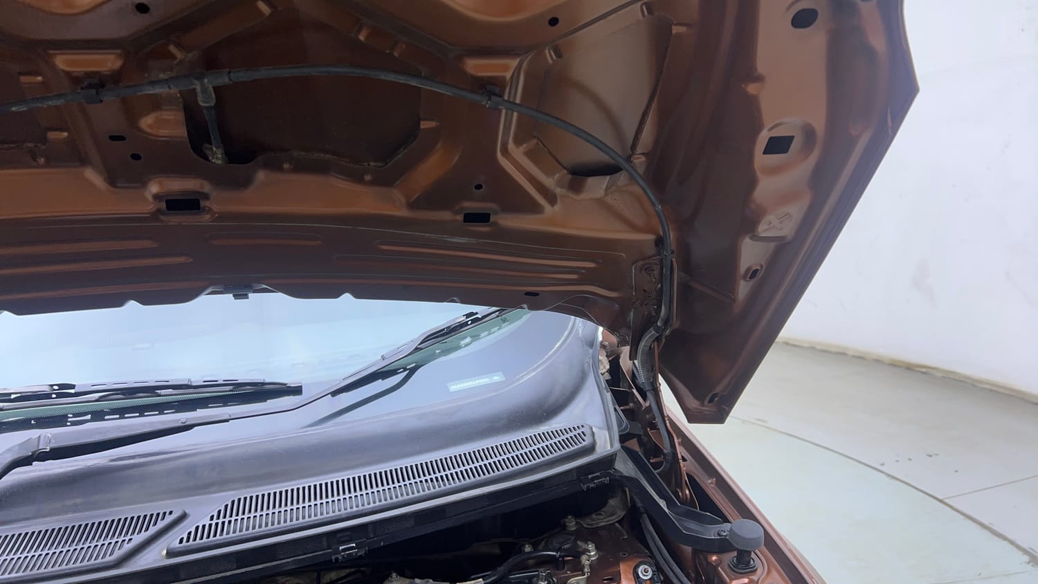 Used 2018 Ford EcoSport S Petrol Petrol Manual engine ENGINE LEFT SIDE HINGE & APRON VIEW