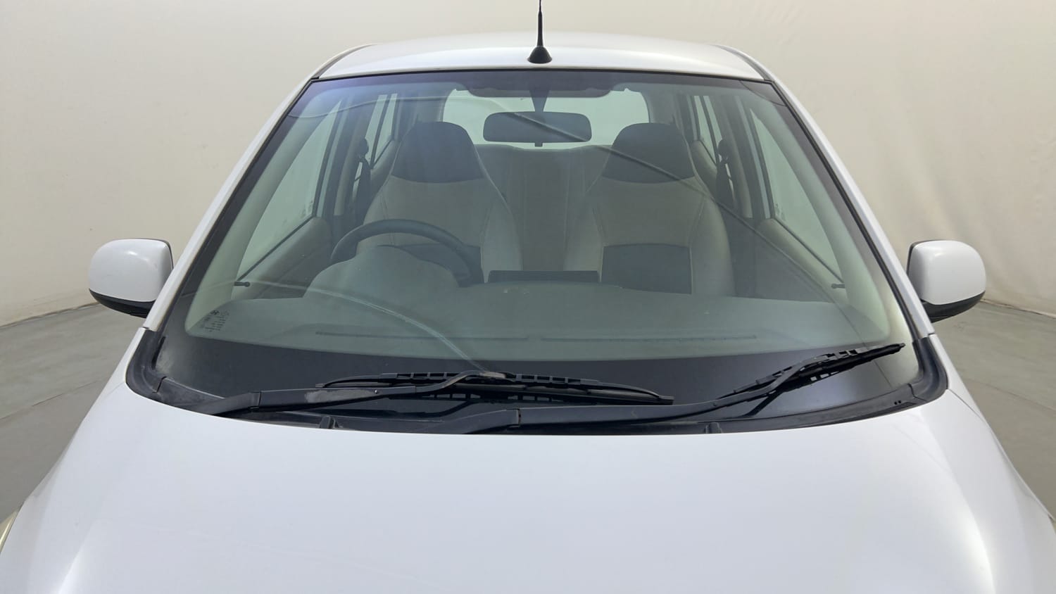 Used 2015 Hyundai i10 Sportz 1.1 iRDE2 Petrol Manual exterior FRONT WINDSHIELD VIEW