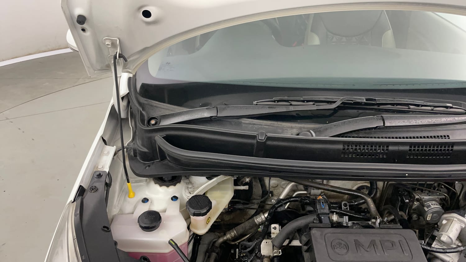 Used 2021 Hyundai Santro Sportz AMT Petrol Automatic engine ENGINE RIGHT SIDE HINGE & APRON VIEW
