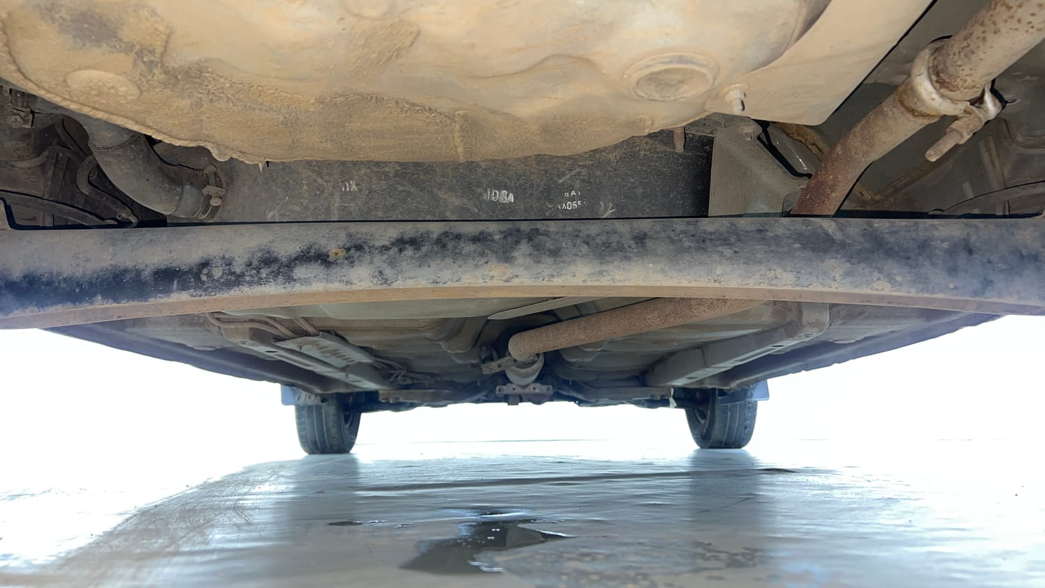 Used 2014 Hyundai i10 Sportz 1.1 iRDE2 Petrol Manual extra REAR UNDERBODY VIEW (TAKEN FROM REAR)