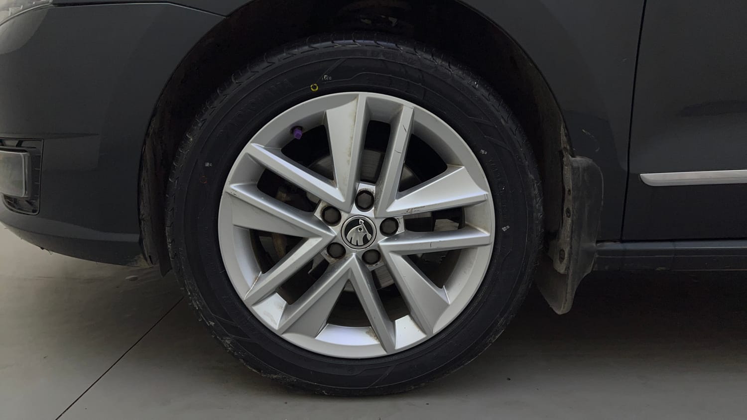 Used 2021 Skoda Rapid Style AT Petrol Automatic tyres LEFT FRONT TYRE RIM VIEW