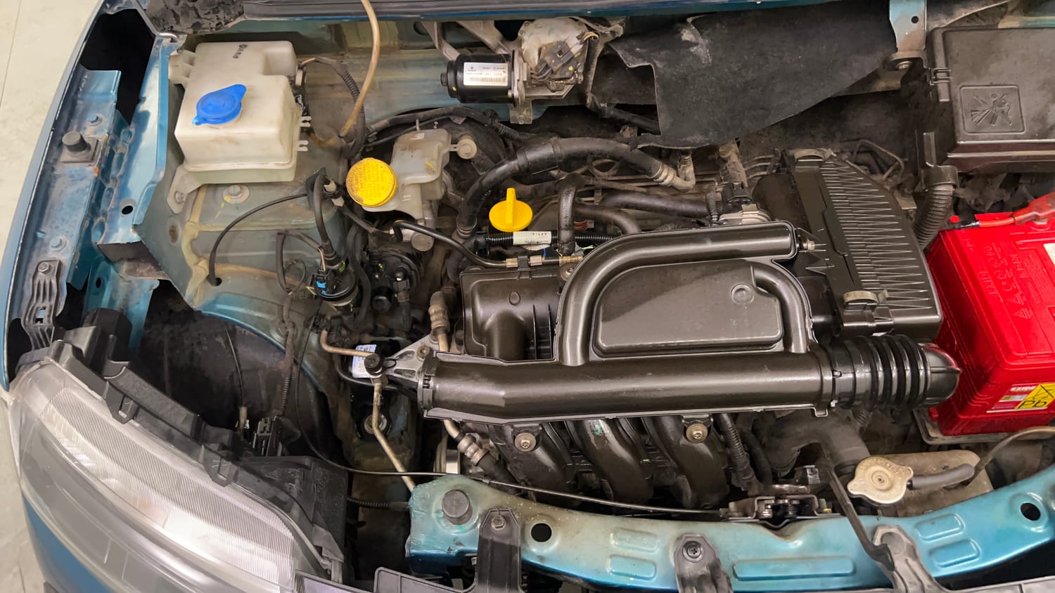 Used 2020 Renault Kwid CLIMBER 1.0 Opt Petrol Manual engine ENGINE RIGHT SIDE VIEW