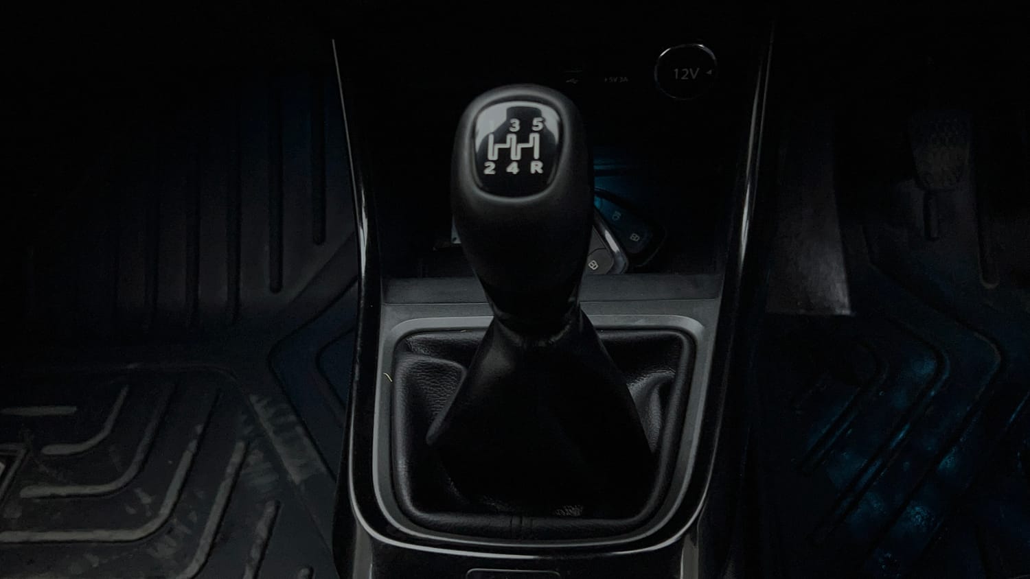 Used 2024 Tata Altroz XZ Plus (S) Dark Edition Diesel Diesel Manual interior GEAR  KNOB VIEW