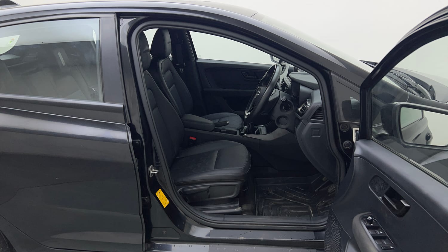 Used 2024 Tata Altroz XZ Plus (S) Dark Edition Diesel Diesel Manual interior RIGHT SIDE FRONT DOOR CABIN VIEW