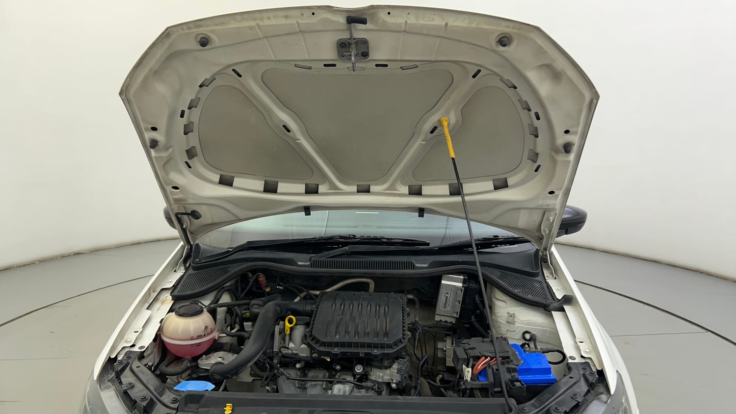 Used 2019 Volkswagen Ameo Comfortline 1.0L (P) Petrol Manual engine ENGINE & BONNET OPEN FRONT VIEW