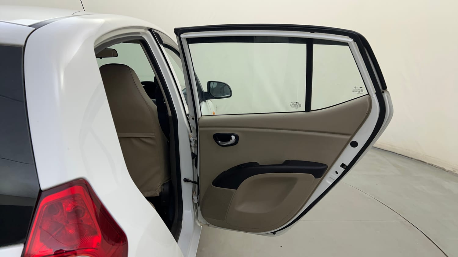 Used 2015 Hyundai i10 Sportz 1.1 iRDE2 Petrol Manual interior RIGHT REAR DOOR OPEN VIEW