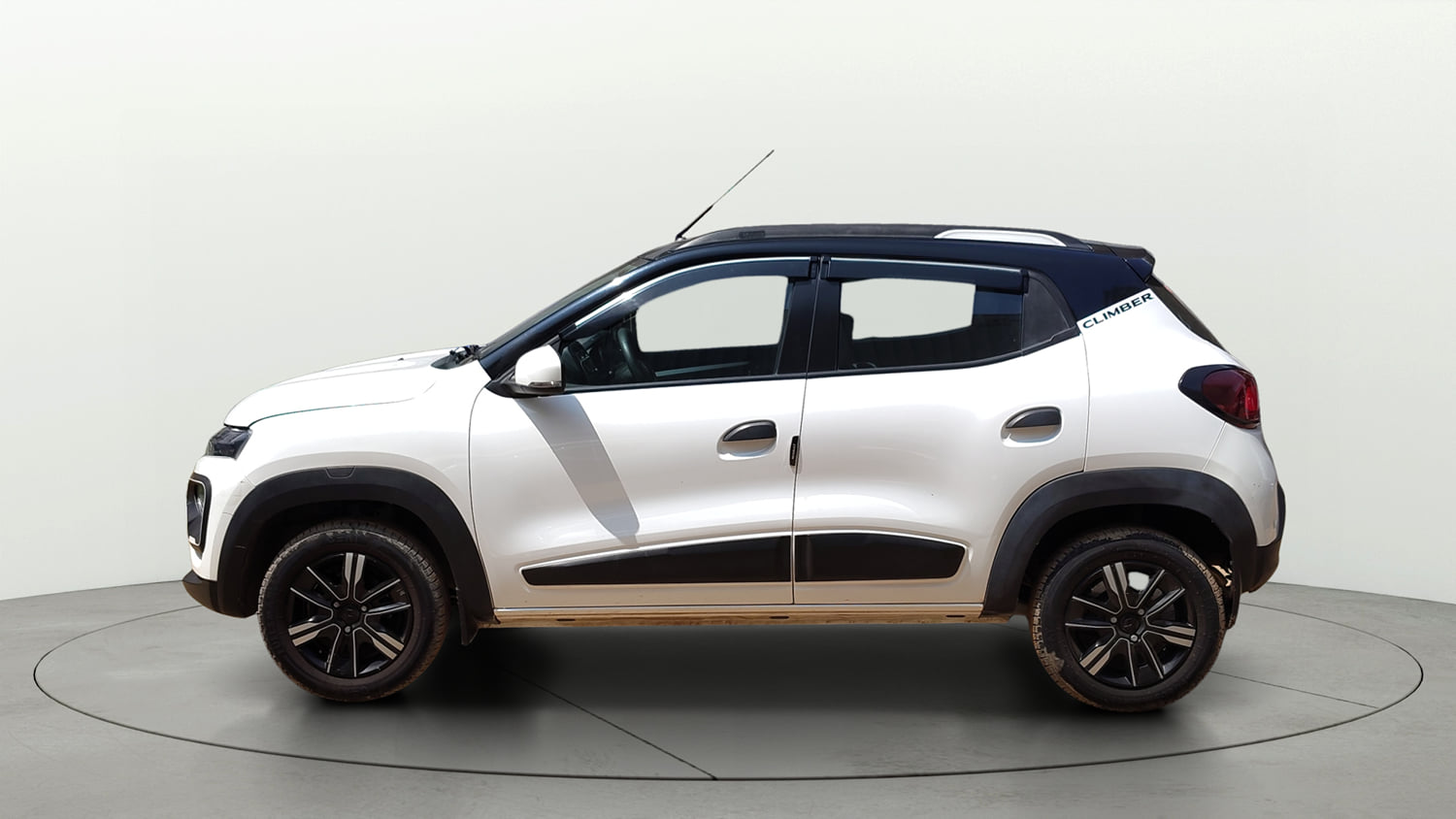 Used 2024 Renault Kwid CLIMBER 1.0 AMT Dual Tone Petrol Automatic exterior LEFT SIDE VIEW
