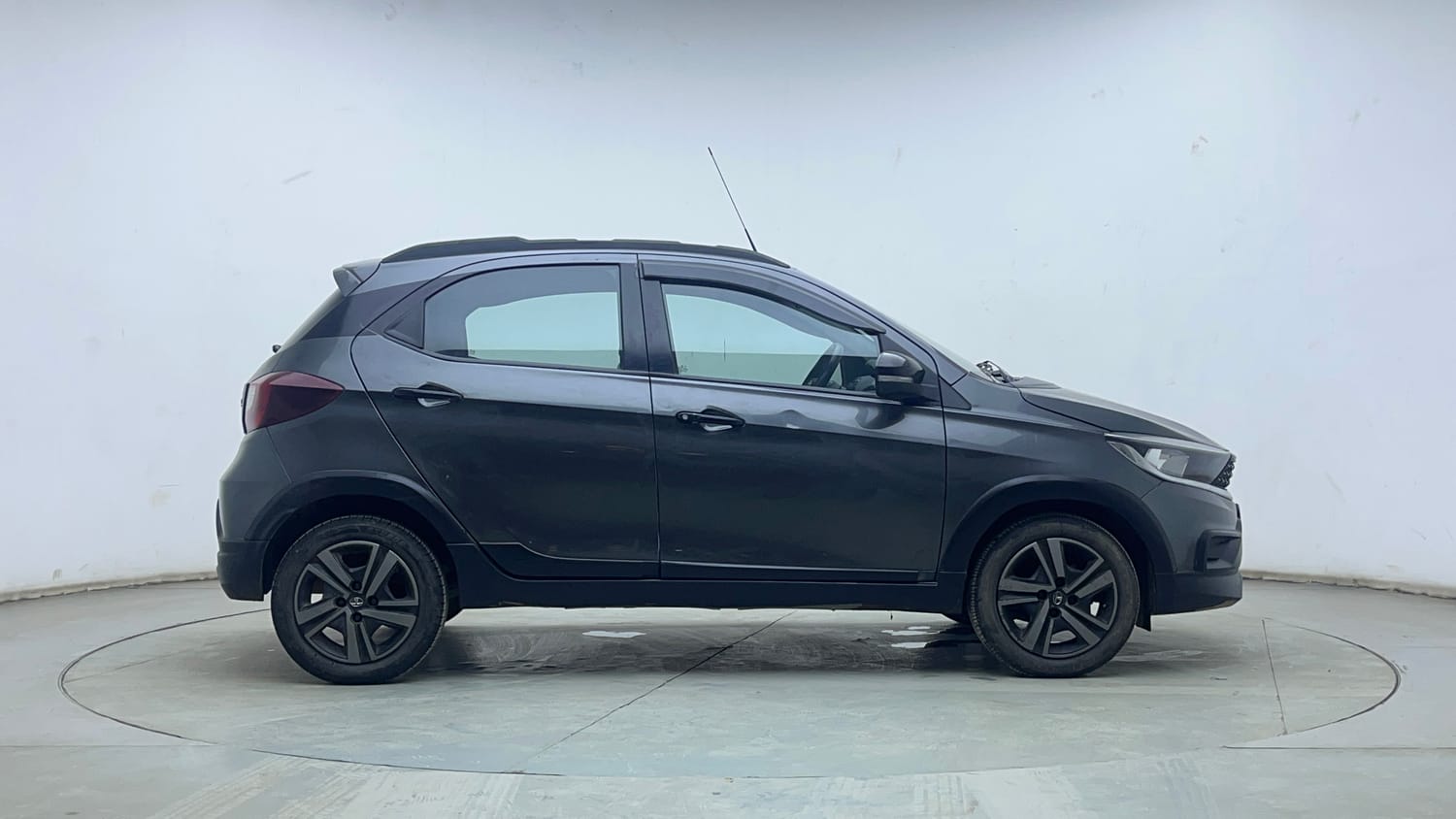 Used 2023 Tata Tiago NRG XZ AMT Petrol Automatic exterior RIGHT SIDE VIEW