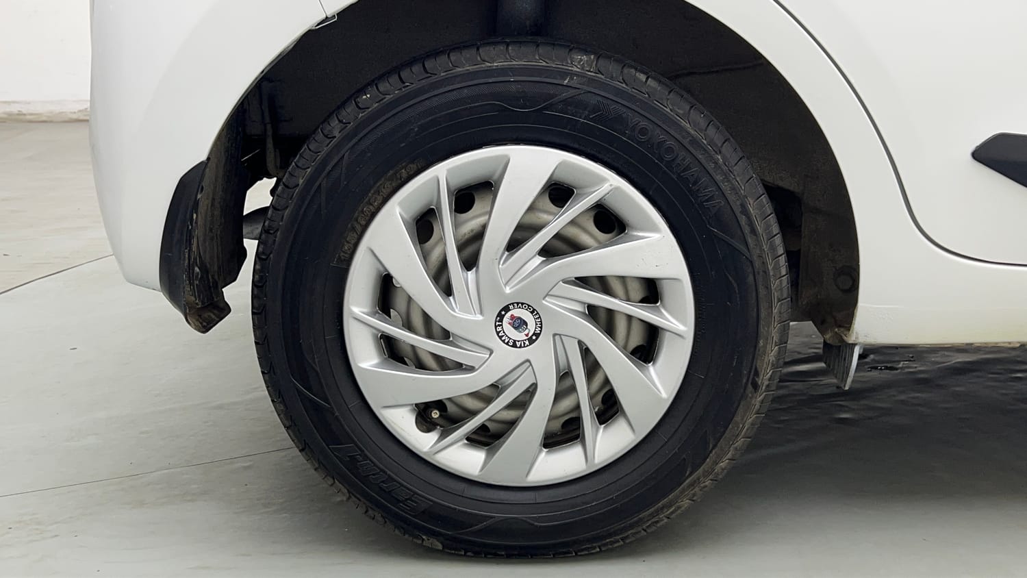 Used 2019 Hyundai Santro Magna CNG Cng Manual tyres RIGHT REAR TYRE RIM VIEW