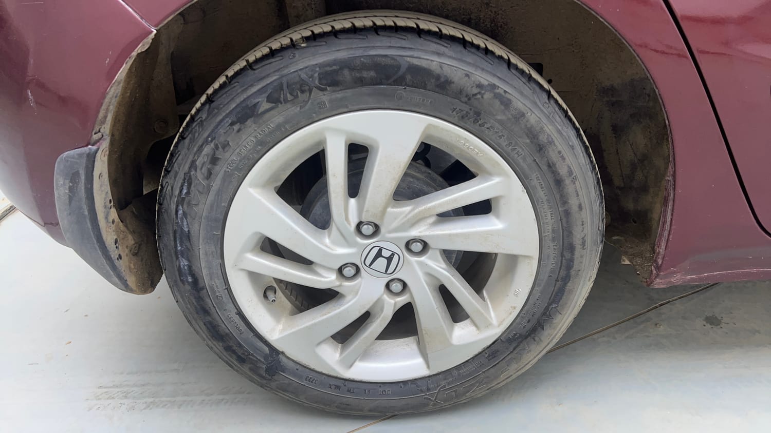 Used 2018 Honda Jazz V Petrol Petrol Manual tyres RIGHT REAR TYRE RIM VIEW