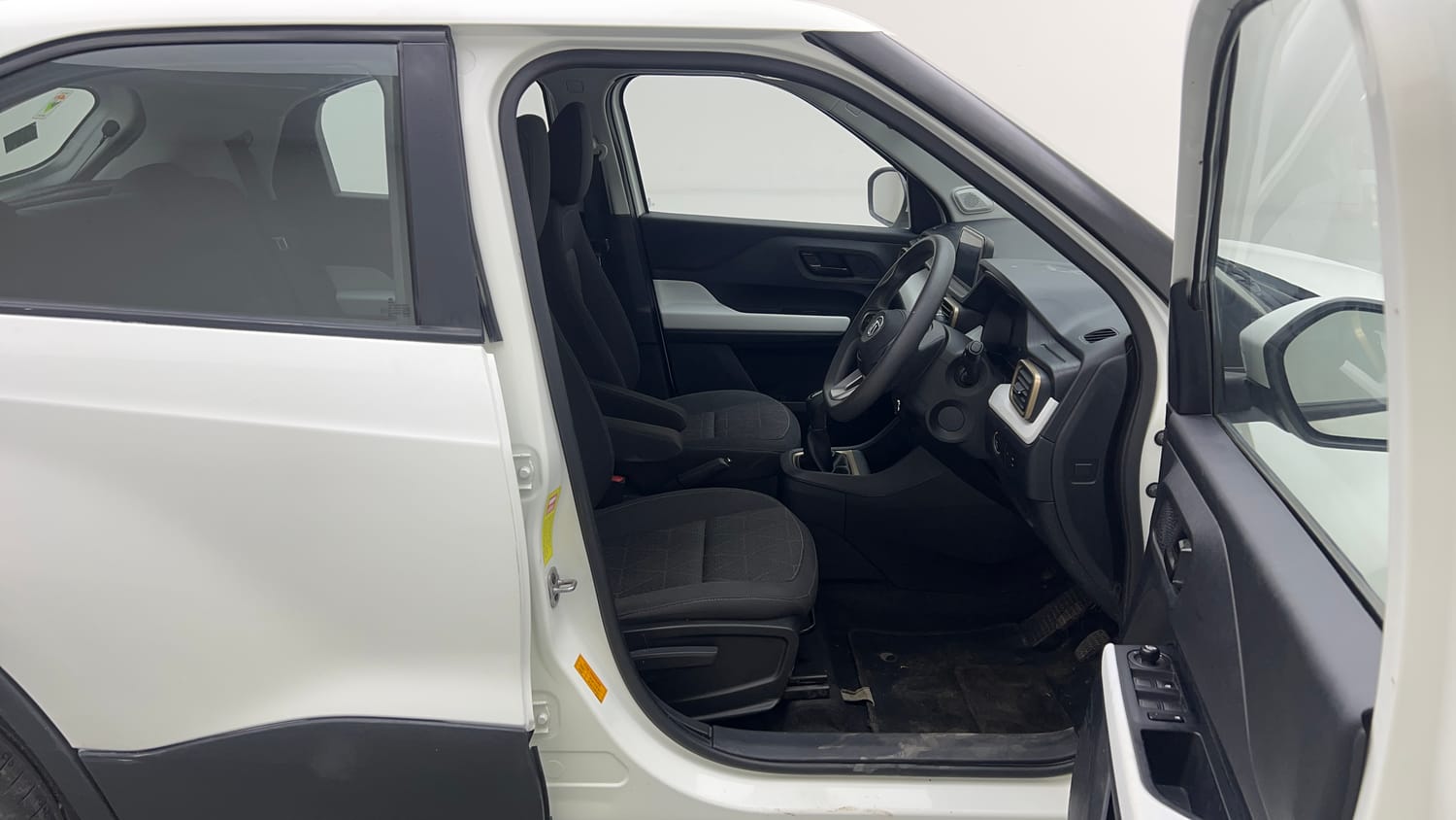 Used 2023 Tata Punch Accomplished Dazzle Sunroof CNG Cng Manual interior RIGHT SIDE FRONT DOOR CABIN VIEW