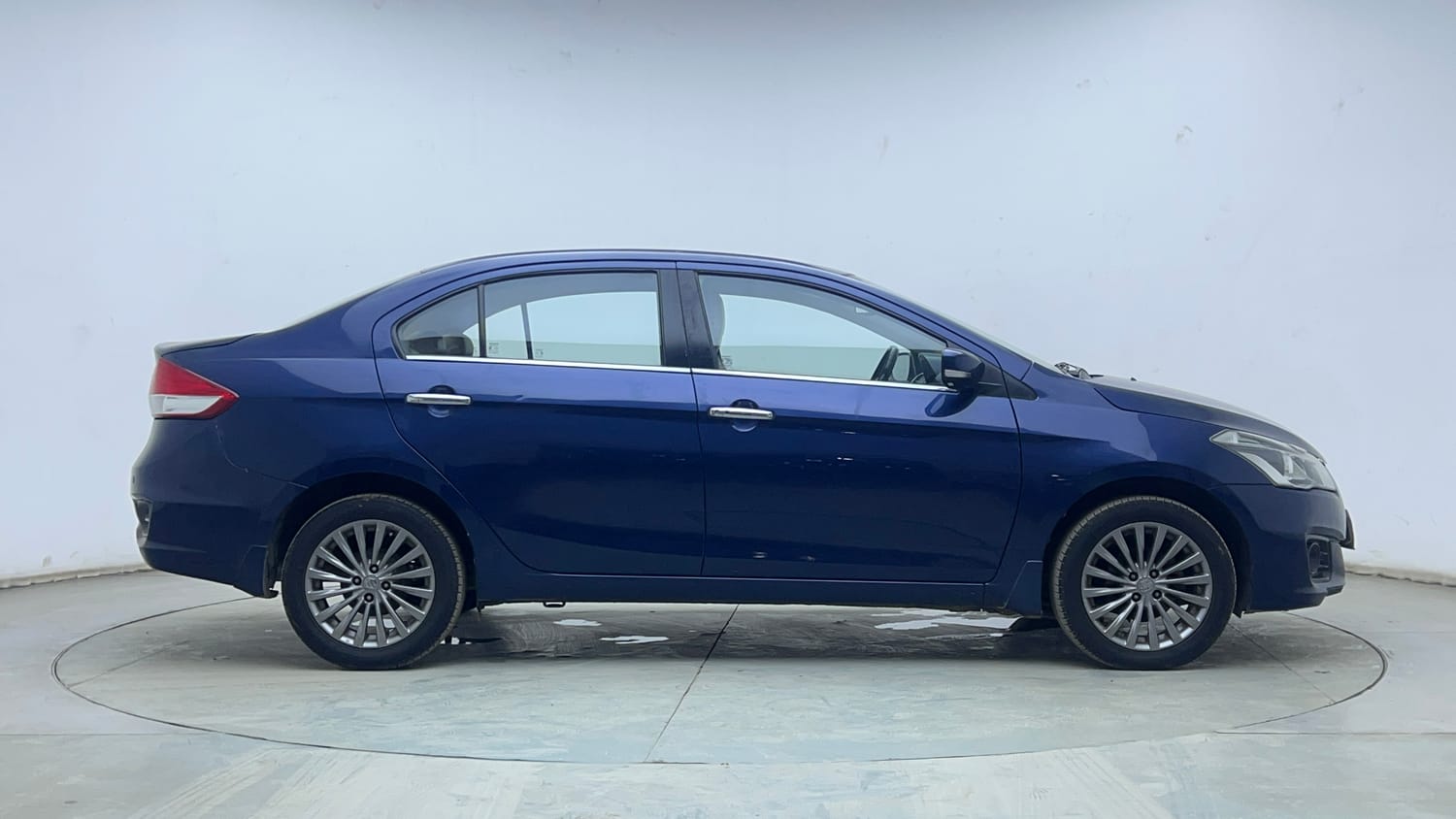 Used 2017 Maruti Suzuki Ciaz Alpha 1.4 AT Petrol Automatic exterior RIGHT SIDE VIEW