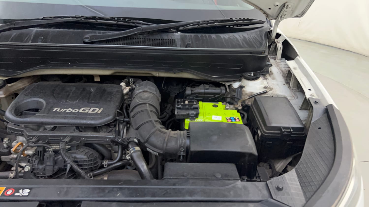 Used 2020 Hyundai Venue SX 1.0 Turbo Petrol Manual engine ENGINE LEFT SIDE HINGE & APRON VIEW