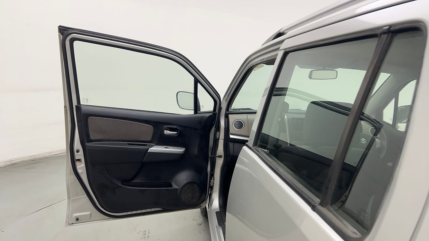 Used 2013 Maruti Suzuki Wagon R LXI CNG Cng Manual interior LEFT FRONT DOOR OPEN VIEW