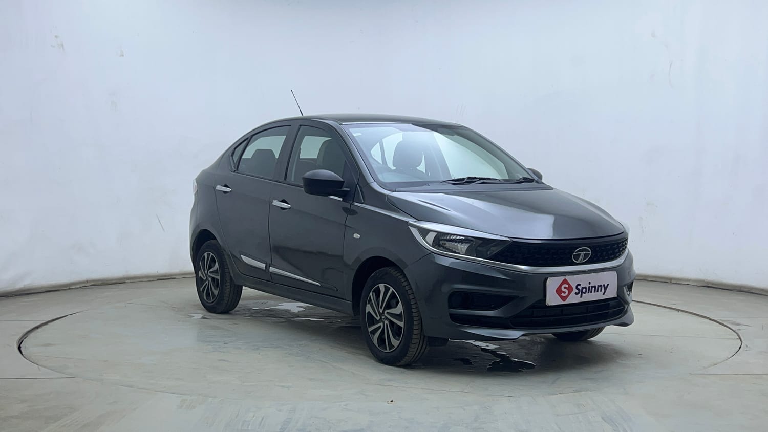 Used 2022 Tata Tigor XMA Petrol Automatic exterior RIGHT FRONT CORNER VIEW
