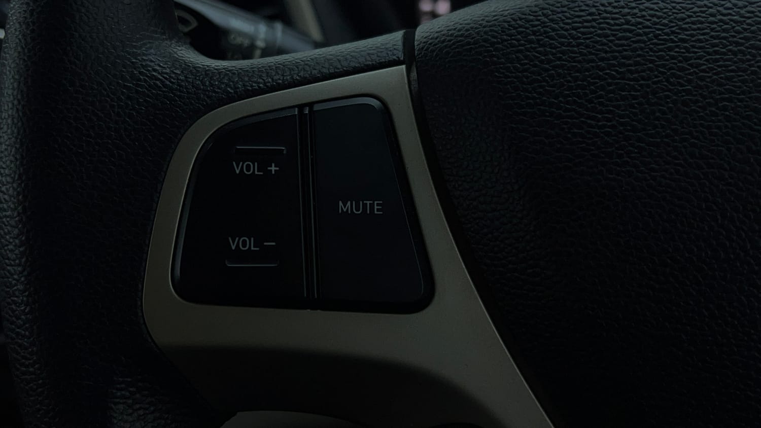 Used 2019 Hyundai Santro Magna CNG Cng Manual top_features Steering mounted controls