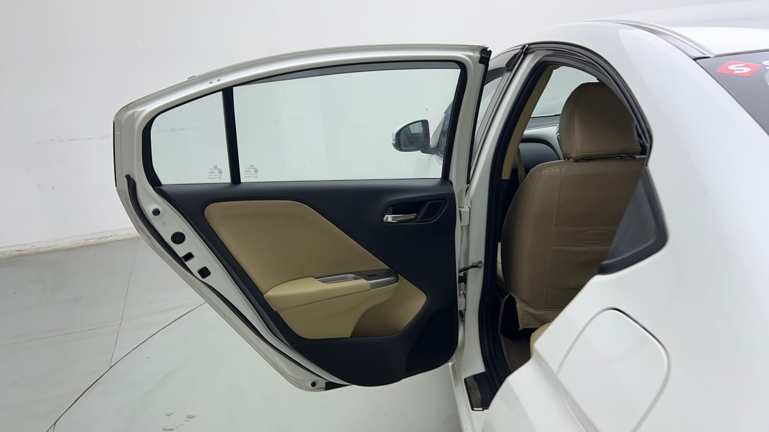 Used 2015 Honda City V Petrol Manual interior LEFT REAR DOOR OPEN VIEW