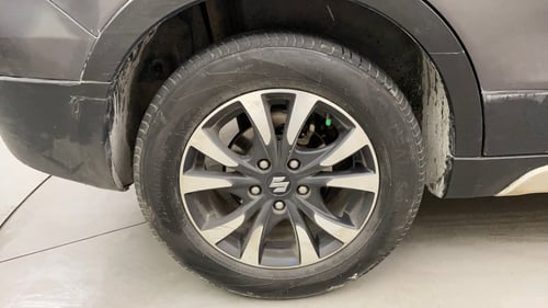 Used 2017 Maruti Suzuki S-Cross Alpha 1.3 Diesel Manual tyres RIGHT REAR TYRE RIM VIEW
