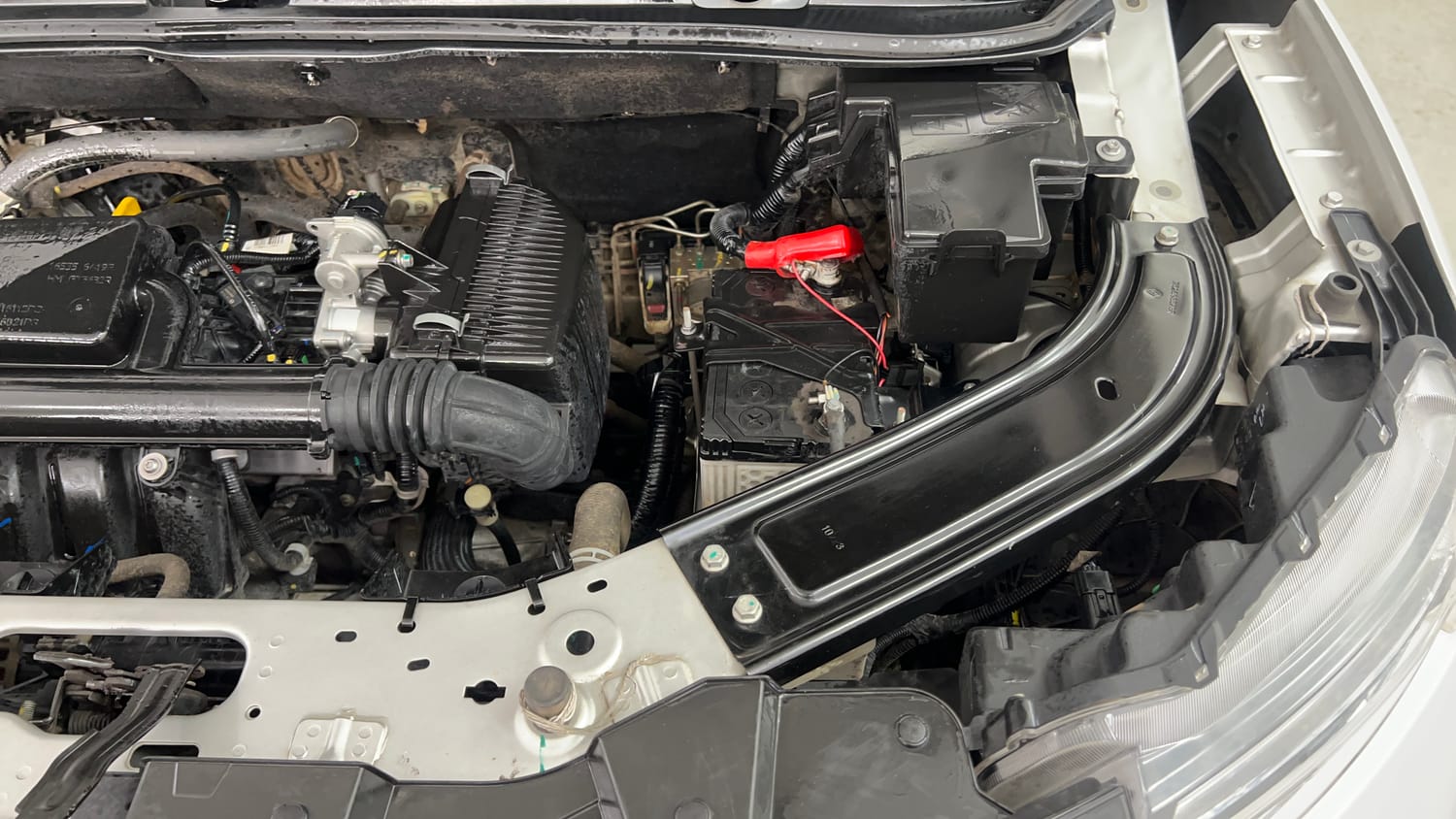 Used 2023 Renault Kiger RXE MT Petrol Manual engine ENGINE LEFT SIDE VIEW