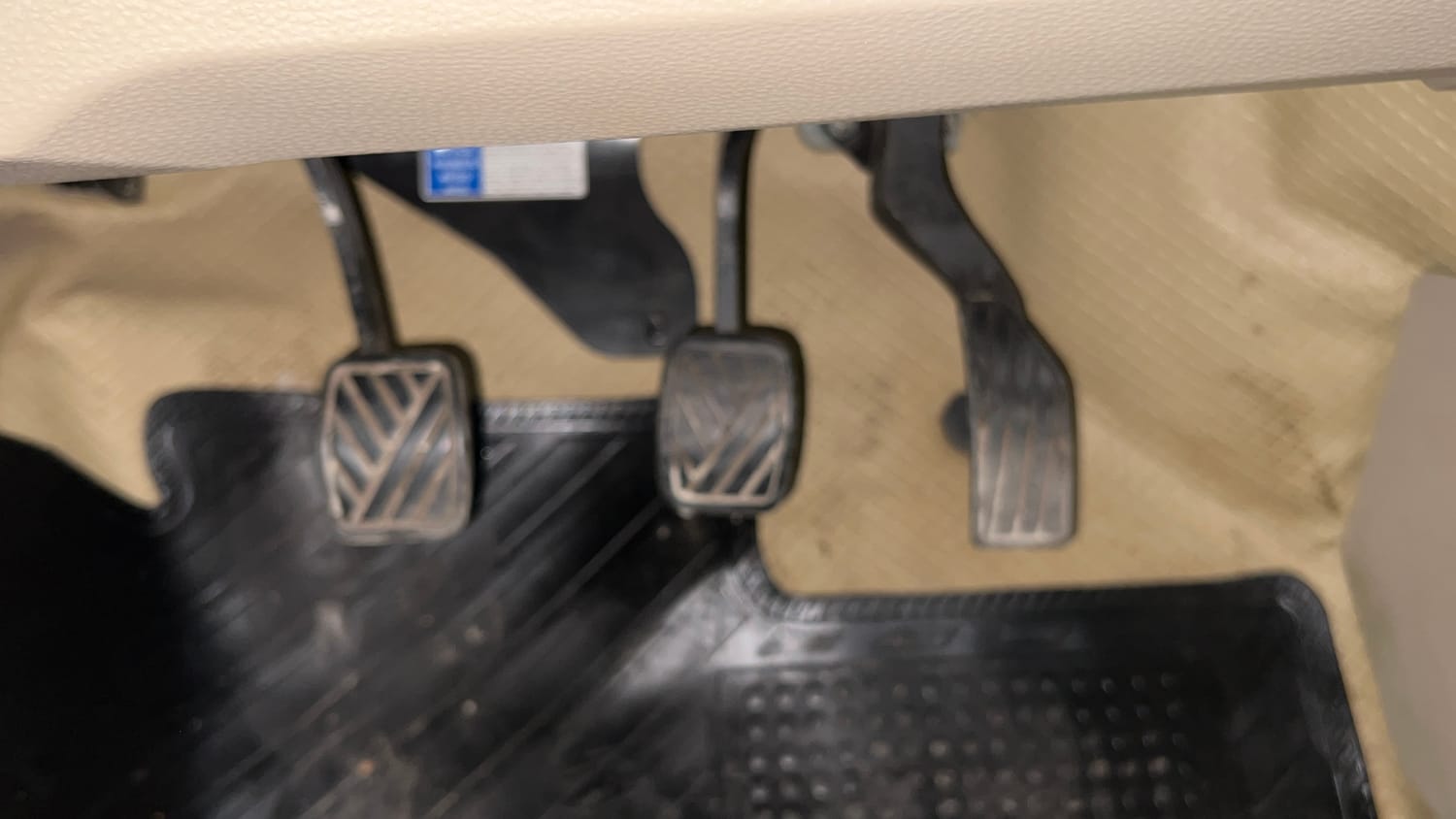 Used 2017 Maruti Suzuki Ertiga ZXI+ Petrol Manual interior PEDALS VIEW