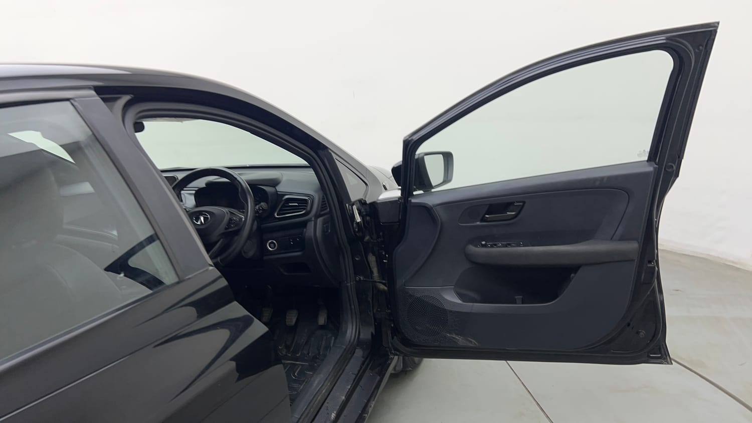 Used 2024 Tata Altroz XZ Plus (S) Dark Edition Diesel Diesel Manual interior RIGHT FRONT DOOR OPEN VIEW