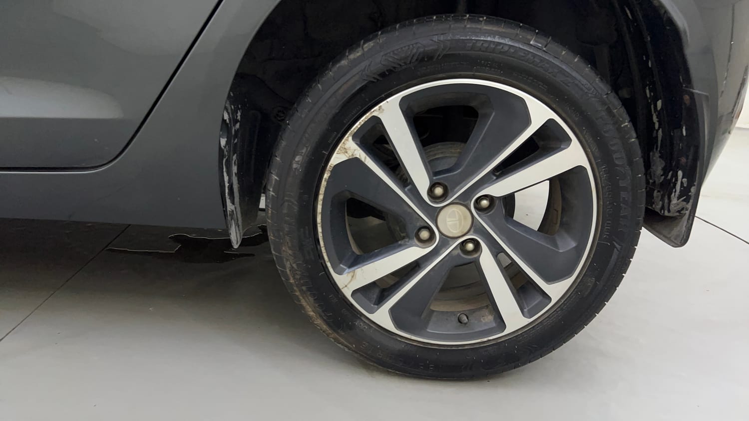 Used 2023 Tata Altroz XZ Diesel Diesel Manual tyres LEFT REAR TYRE RIM VIEW