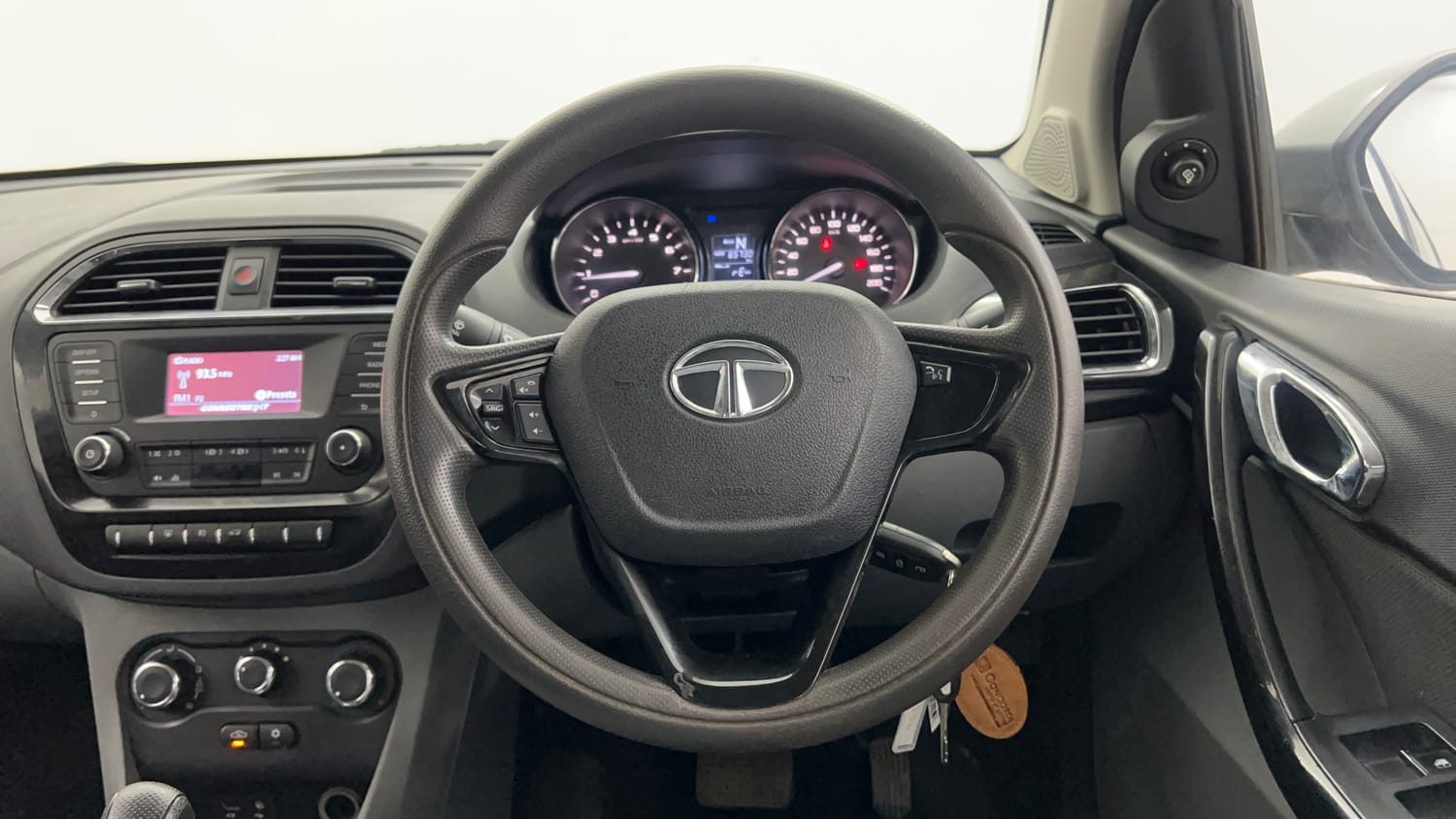 Used 2019 Tata Tigor Revotron XZA Petrol Automatic interior STEERING VIEW
