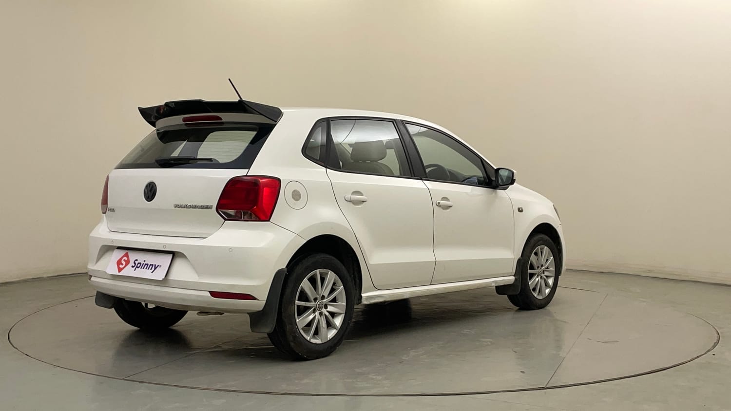 Used 2015 Volkswagen Polo Highline1.2L (P) Petrol Manual exterior RIGHT REAR CORNER VIEW