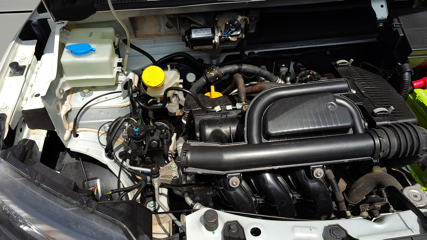 Used 2024 Renault Kwid CLIMBER 1.0 AMT Dual Tone Petrol Automatic engine ENGINE RIGHT SIDE VIEW