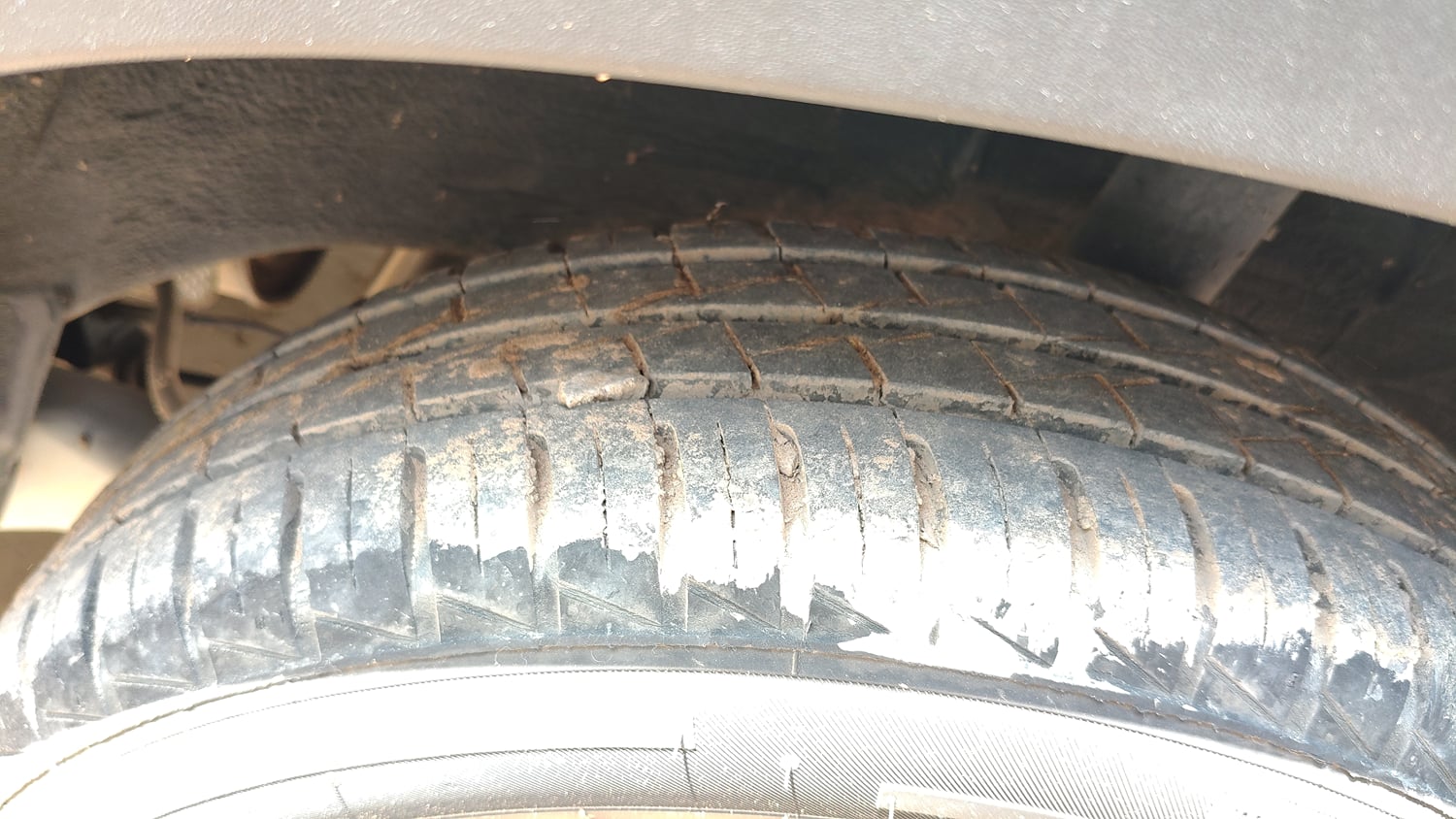 Used 2024 Renault Kwid CLIMBER 1.0 AMT Dual Tone Petrol Automatic tyres LEFT REAR TYRE TREAD VIEW
