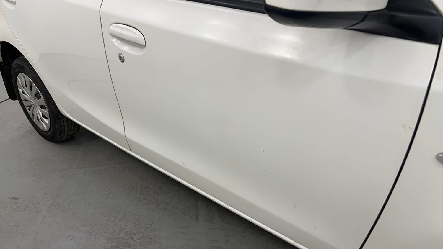 Used 2013 Toyota Etios Liva G Petrol Manual dents MINOR DENT