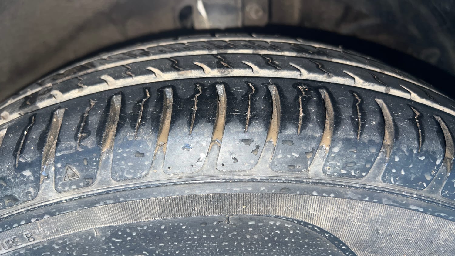 Used 2021 Maruti Suzuki Dzire VXi AGS Petrol Automatic tyres RIGHT FRONT TYRE TREAD VIEW
