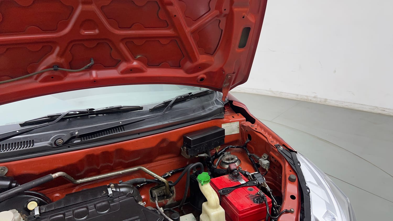 Used 2017 Maruti Suzuki Alto K10 VXi AMT Petrol Automatic engine ENGINE LEFT SIDE HINGE & APRON VIEW