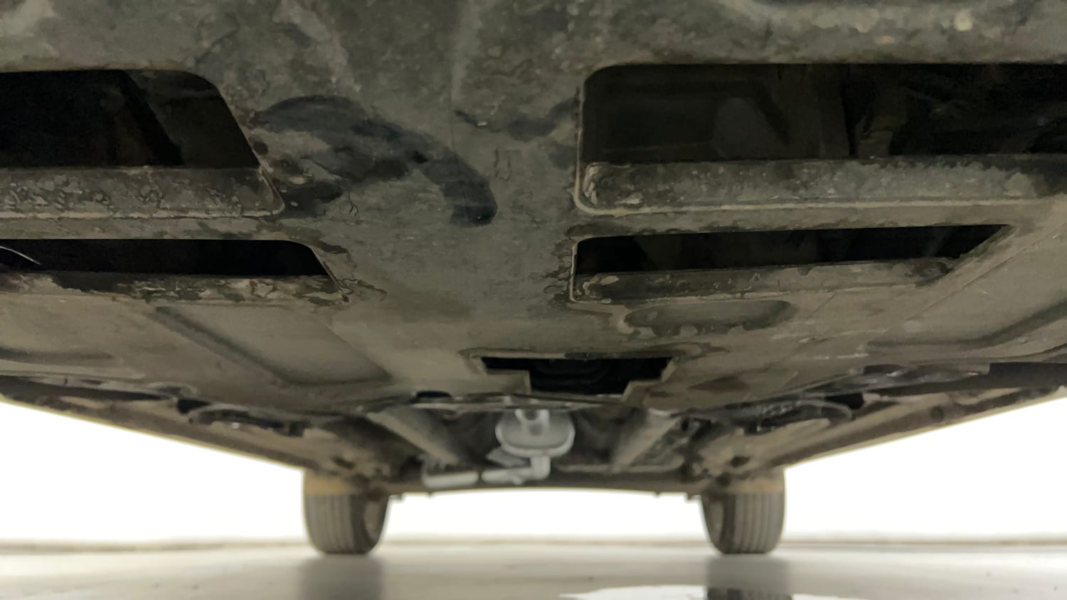 Used 2018 Hyundai Creta SX 1.6 AT Petrol Petrol Automatic extra FRONT LEFT UNDERBODY VIEW