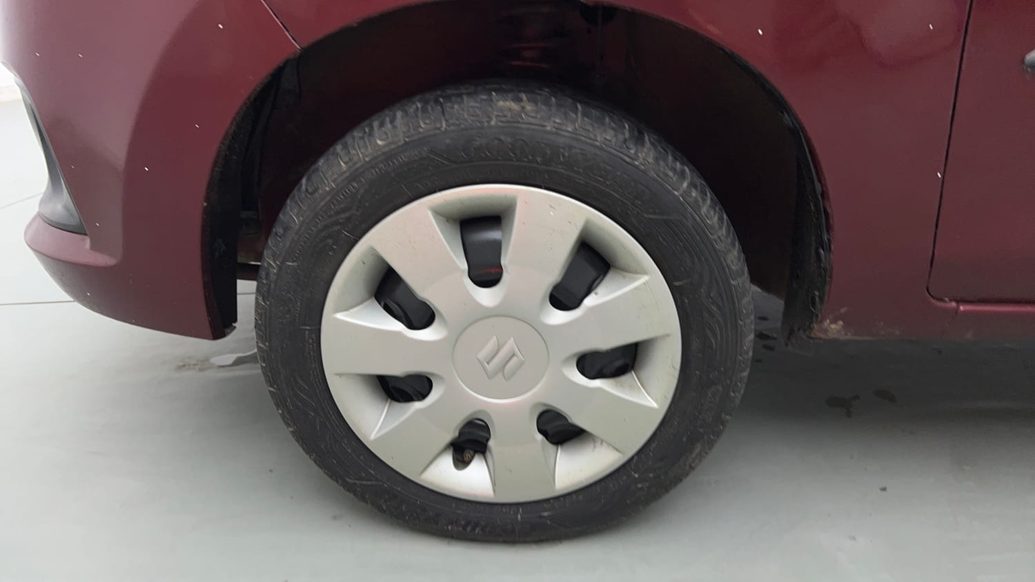 Used 2017 Maruti Suzuki Alto K10 VXi AMT Petrol Automatic tyres LEFT FRONT TYRE RIM VIEW