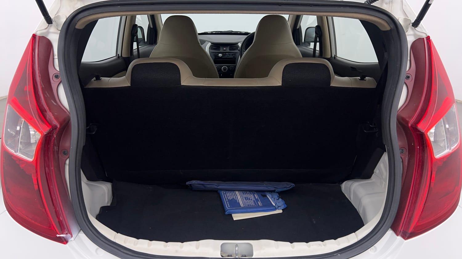 Used 2018 Hyundai Eon Era + AirBag Petrol Manual interior DICKY INSIDE VIEW