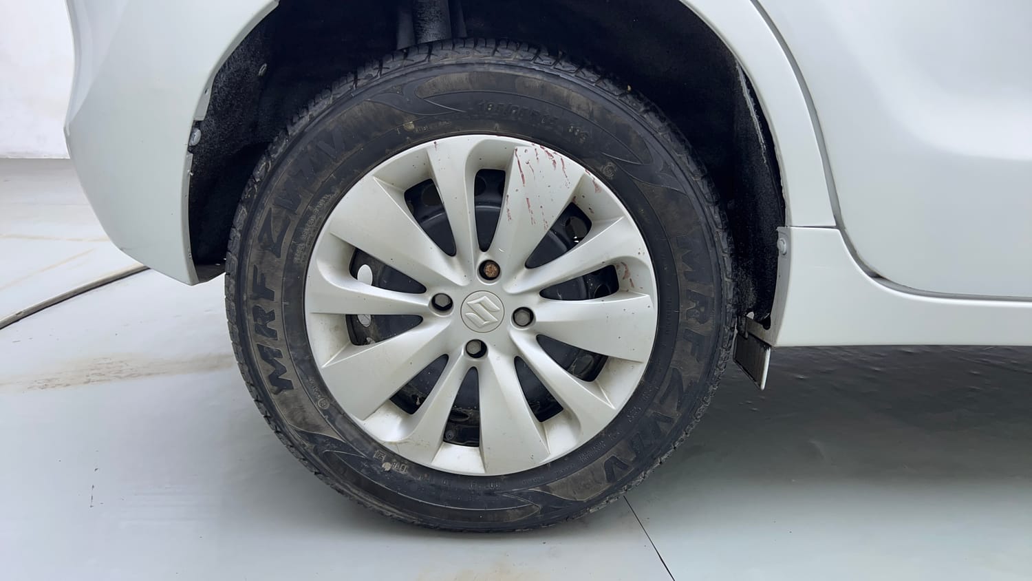 Used 2018 Maruti Suzuki Baleno Delta 1.2 Petrol Manual tyres RIGHT REAR TYRE RIM VIEW