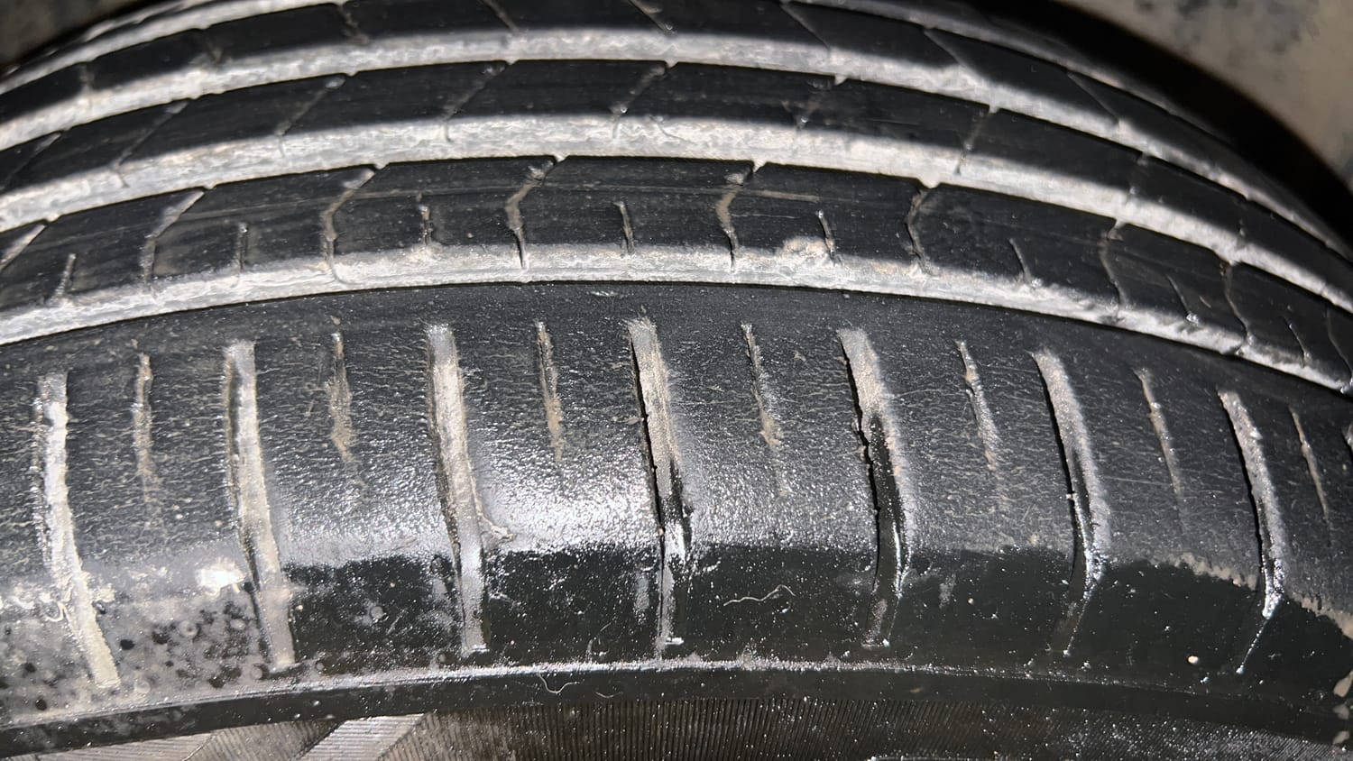 Used 2026 Tata Punch Creative Dual Tone AMT Sunroof Petrol Automatic tyres RIGHT FRONT TYRE TREAD VIEW