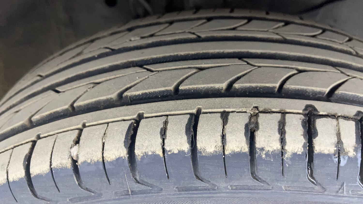Used 2018 Honda Amaze 1.2 S MT Petrol Petrol Manual tyres RIGHT FRONT TYRE TREAD VIEW