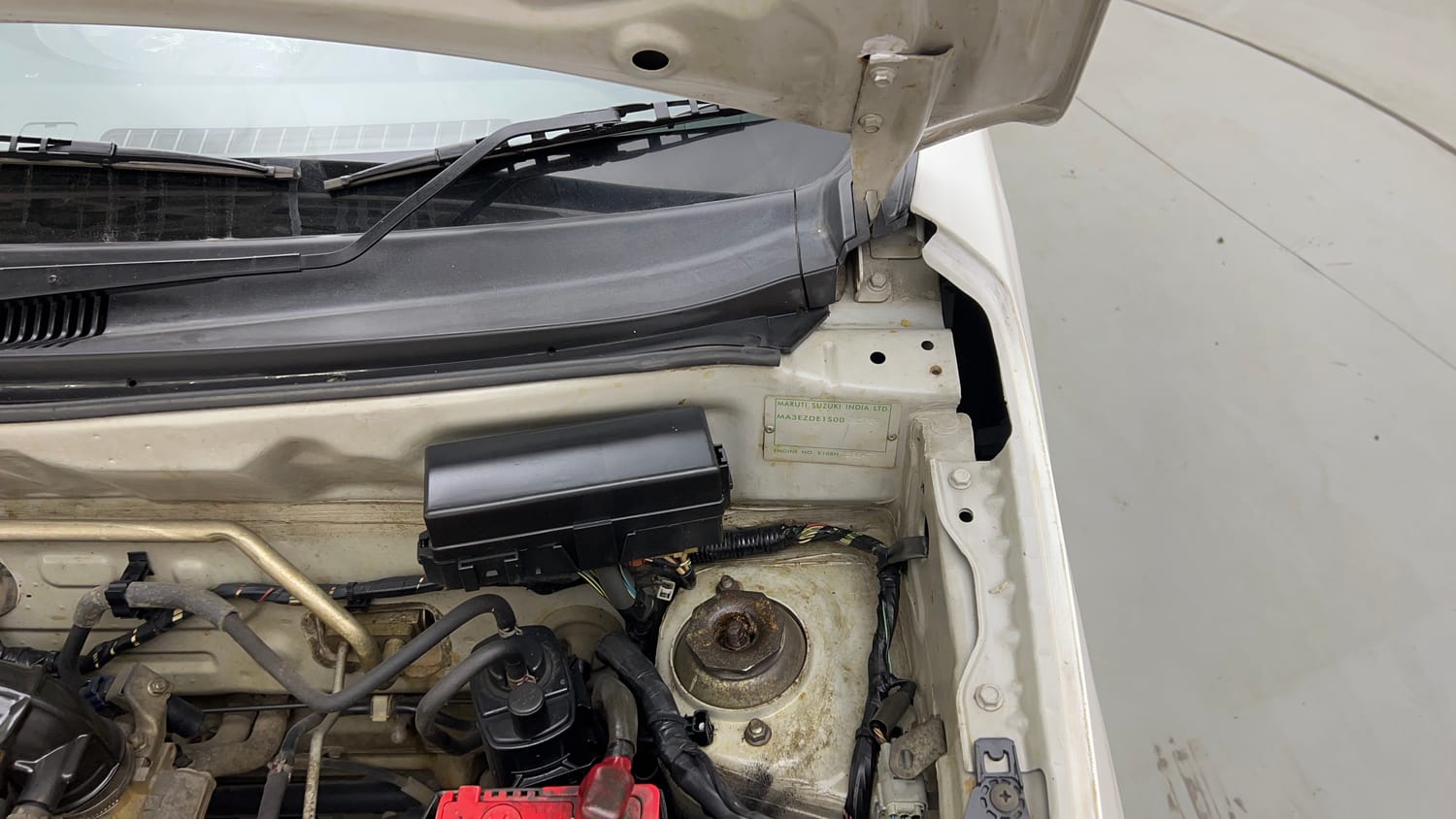 Used 2017 Maruti Suzuki Alto K10 VXi Petrol Manual engine ENGINE LEFT SIDE HINGE & APRON VIEW