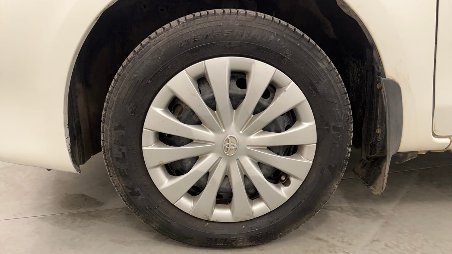 Used 2013 Toyota Etios Liva G Petrol Manual tyres LEFT FRONT TYRE RIM VIEW